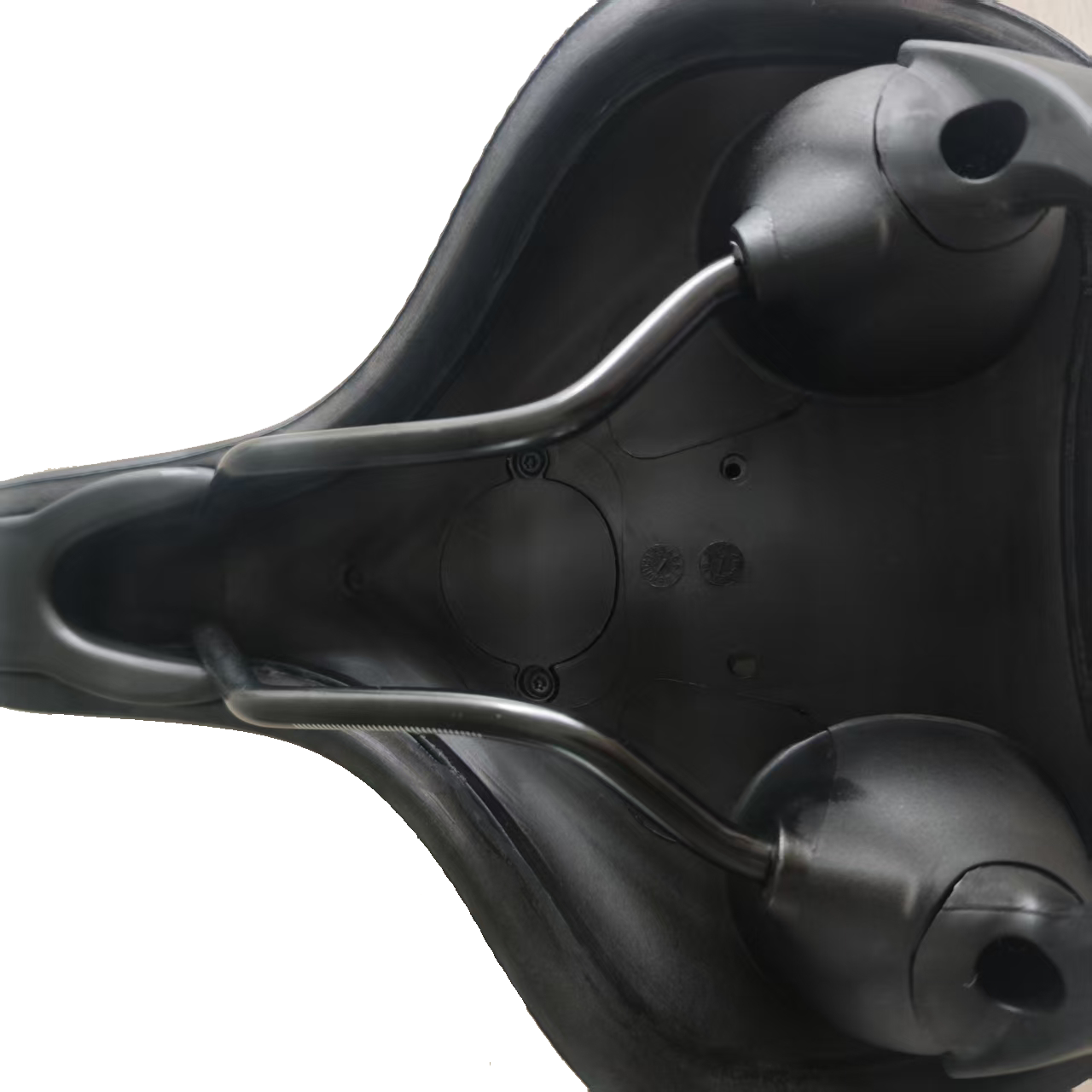 KS7041 Comfort AirTag-Ready Saddle for City & E-Bikes g05