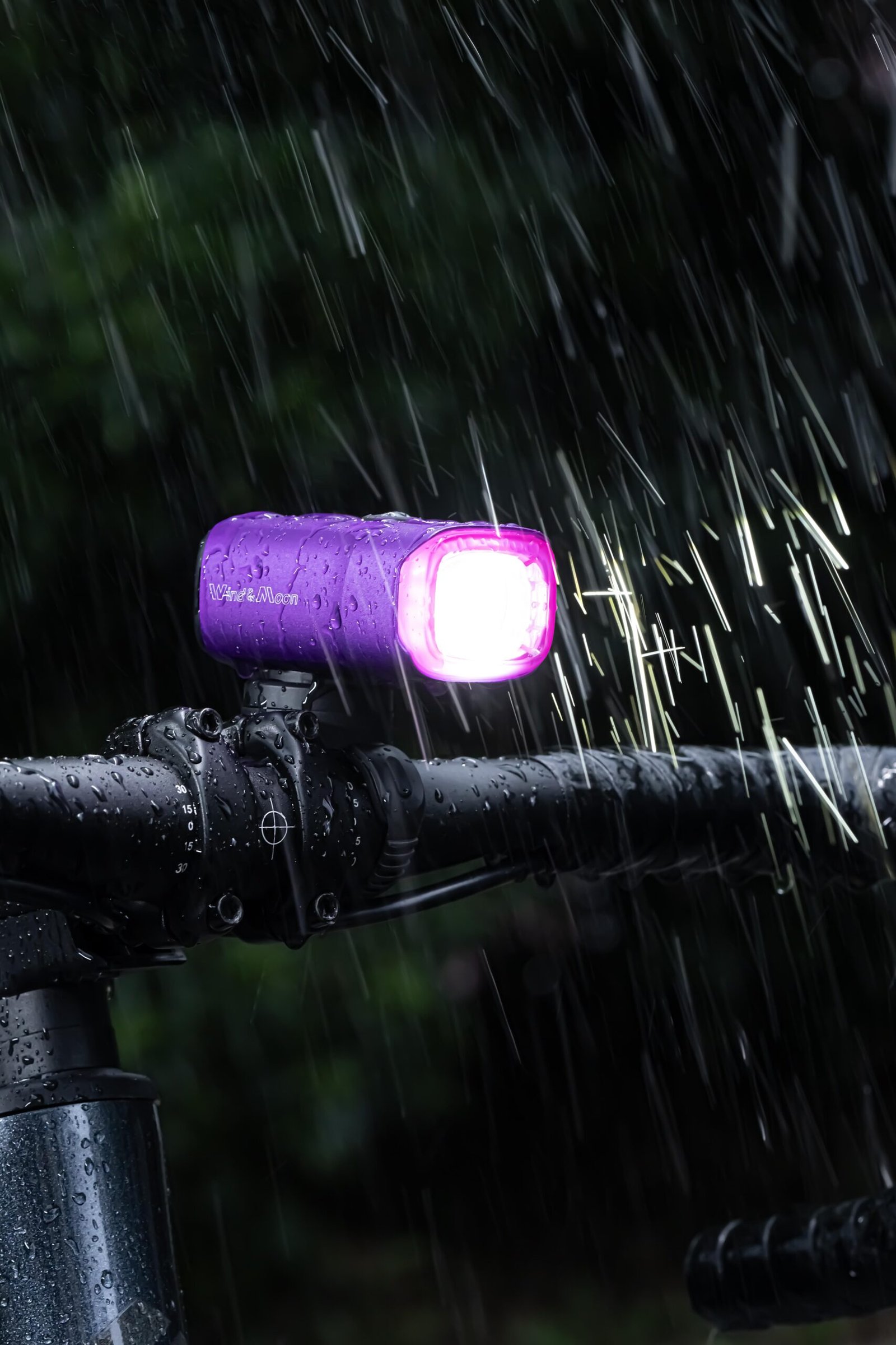 K02 bicycle front light IP66 water resistance in rainy conditions