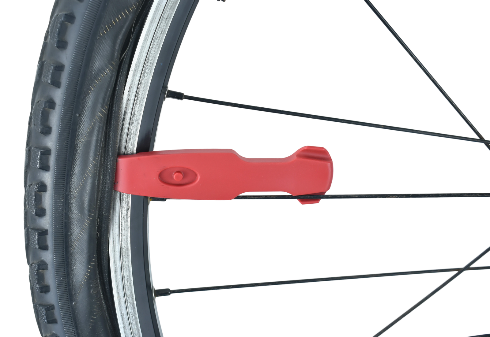 Red tyre lever working at the spoke area during tyre removal